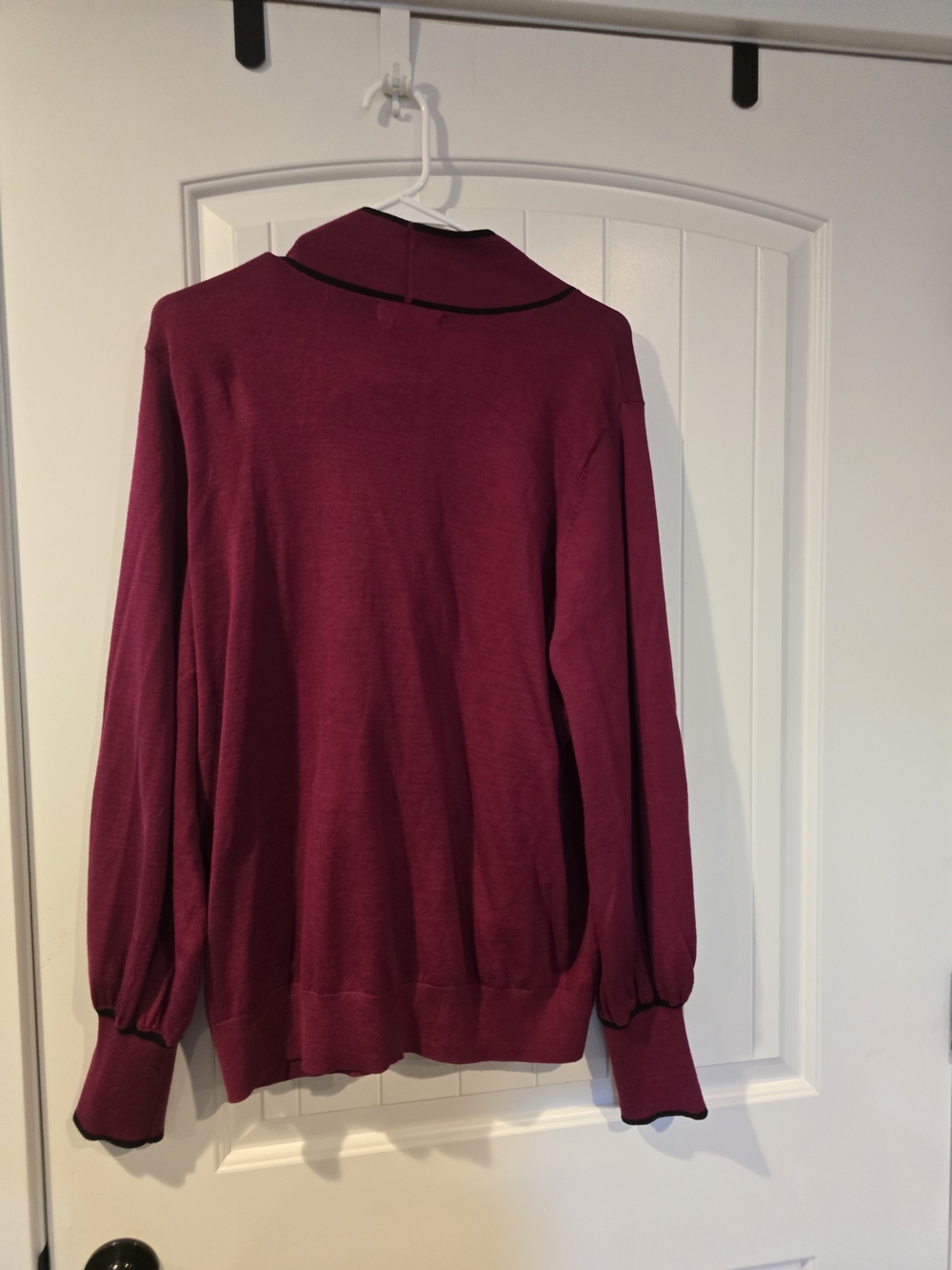 Liz Claiborne Wine Red Knit Top with Black Trim and Neck Tie Sz XL - Picture 6 of 8
